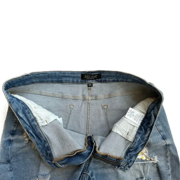 Judy Blue Lemon Drop Patch Jean Shorts Women's 3XL/22 Blue Denim Distressed - Picture 6 of 10